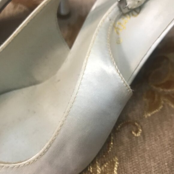Dye-Able White Embroidered Roses Satin Slingback, Formal Pump Dress Shoe Wedding - Picture 8 of 15
